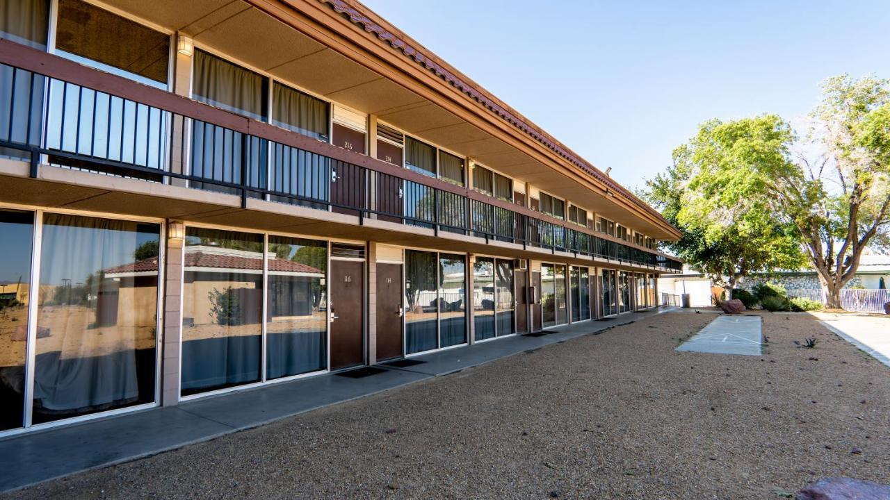 ויקטורוויל G T Hotels Inn & Suites Extended Stay מראה חיצוני תמונה